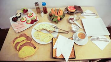Free daily local cuisine breakfast