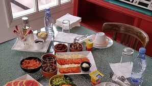 朝食 (郷土料理)、毎日提供 (無料)