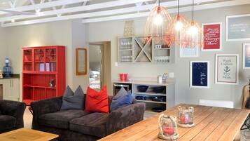 Ocean Breeze - Whole House | Living room | Flat-screen TV