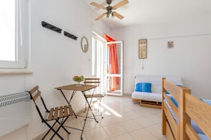 Double or Twin Room, Shared Bathroom, Sea View | Desk, laptop workspace, iron/ironing board, free WiFi - Hostel Oktarin (Kastela)