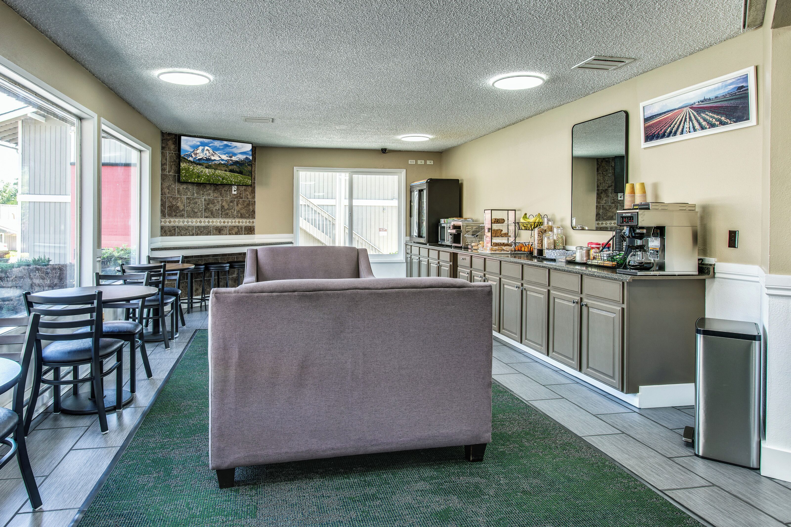 free continental breakfast