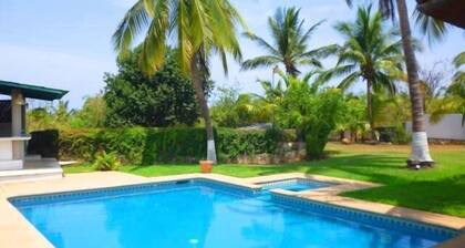 Paraiso Suites Familiar