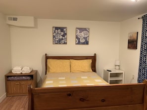 Economy Double Room, 1 Queen Bed, Shared Bathroom | 6 bedrooms, down duvets, individually decorated, individually furnished - Brighton Guesthouse (Walk to Metro) (Seattle)