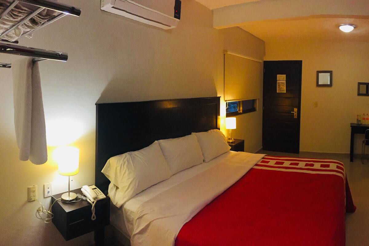 ห้องพัก, เตียงคิงไซส์ 1 เตียง | ตู้นิรภัยในห้องพัก, โต๊ะทำงาน, Wi-Fi ฟรี
