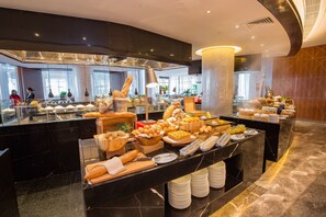 Daily buffet breakfast for a fee - InterContinental Guangzhou Exhibition Center by IHG (Guangzhou)