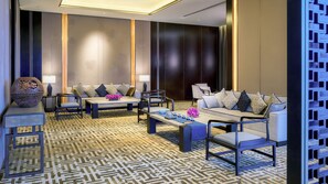 3 restaurants, breakfast, lunch, dinner served; American cuisine