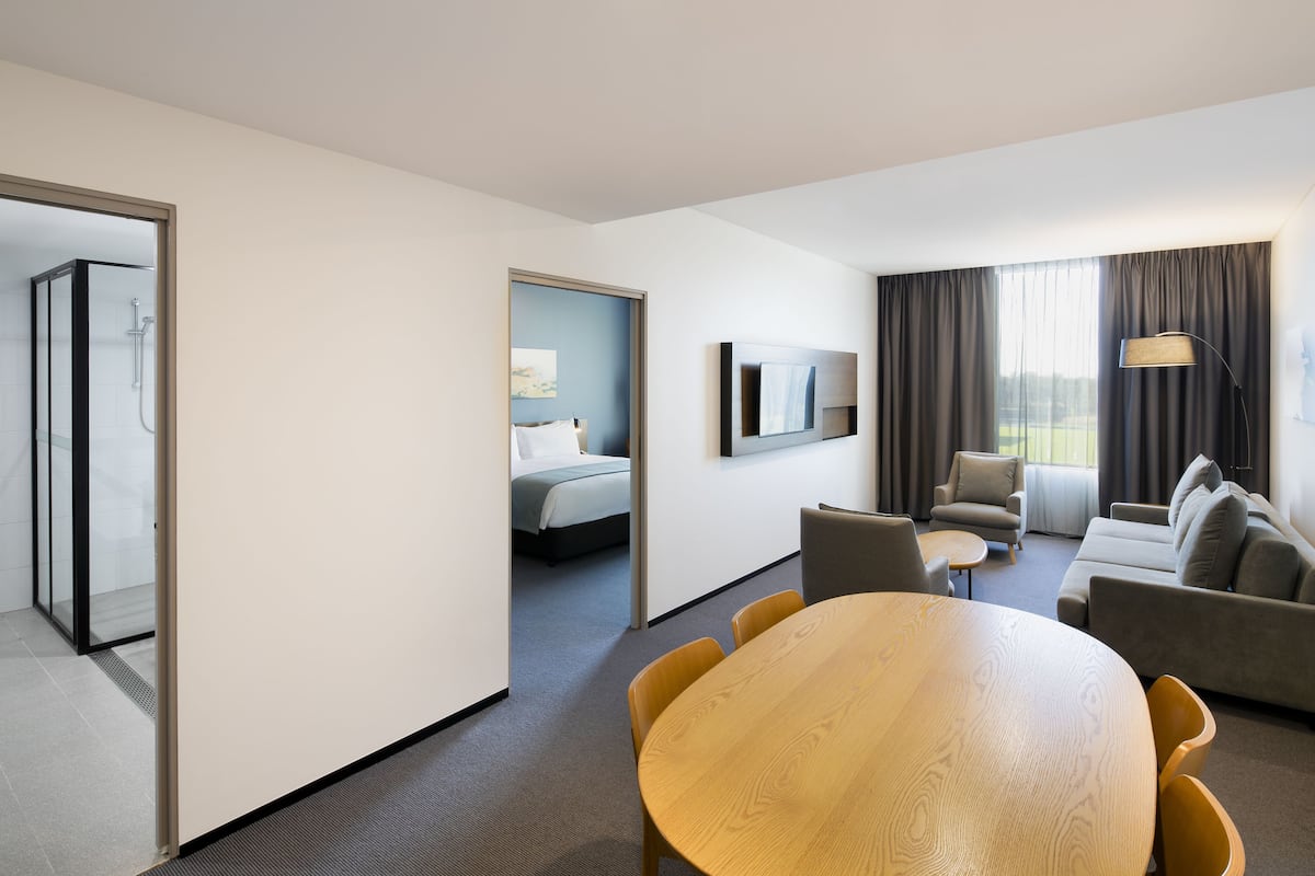 Suite, 1 Bedroom | In-room safe, desk, laptop workspace, blackout drapes