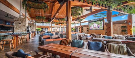 6 Bars/Lounges, Sportbar