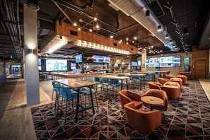6 bars/lounges, sports bar - Holiday Inn Sydney St Marys by IHG (North St Marys)