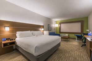 Premium bedding, in-room safe, desk, laptop workspace - Holiday Inn Express and Suites San Marcos South by IHG (San Marcos)