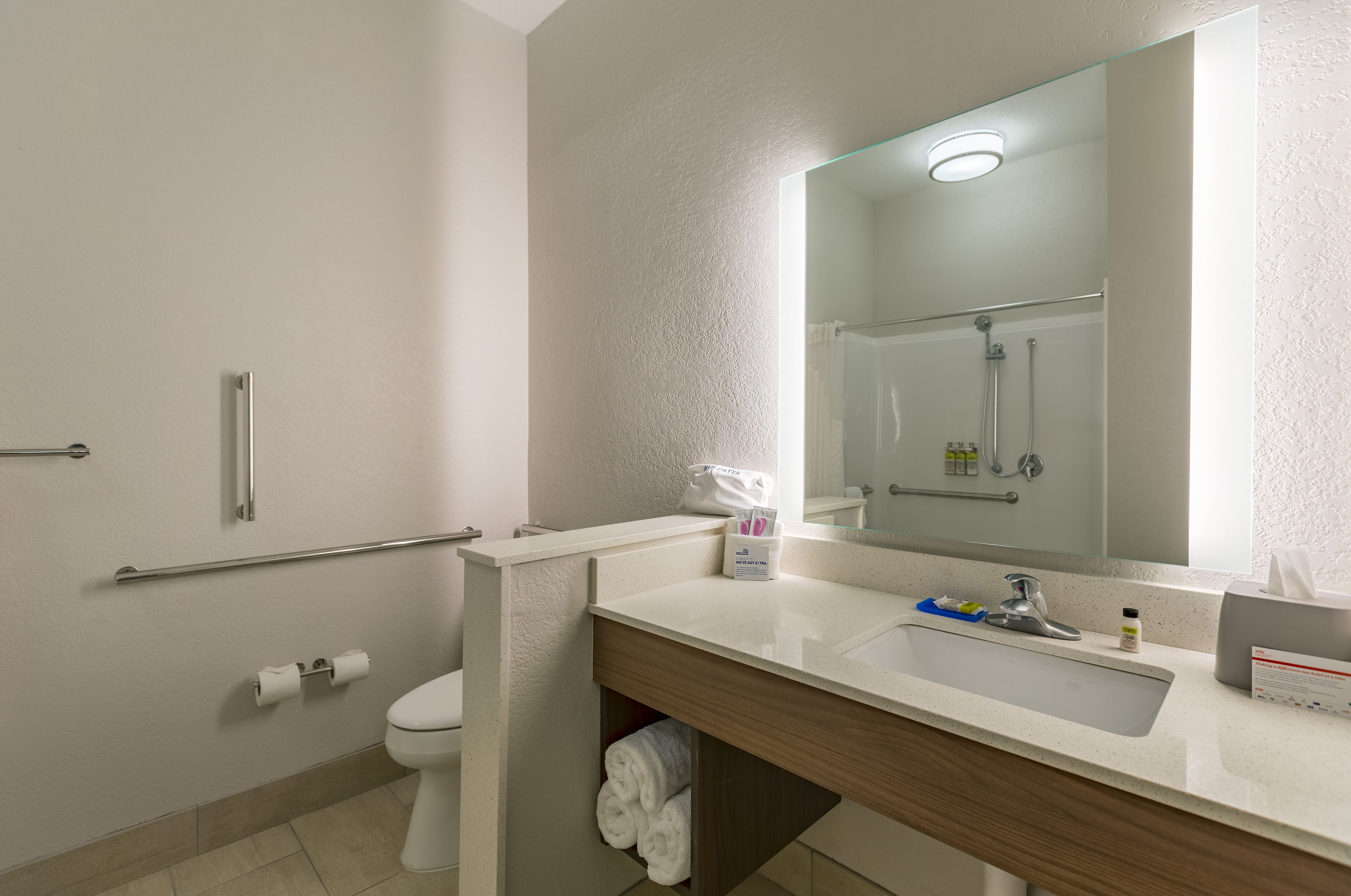 1 bedroom, premium bedding, in-room safe, desk