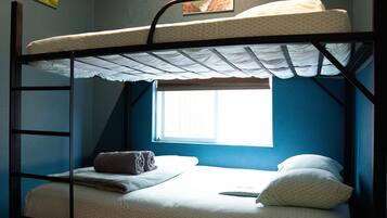 Premium bedding, in-room safe, laptop workspace, blackout drapes