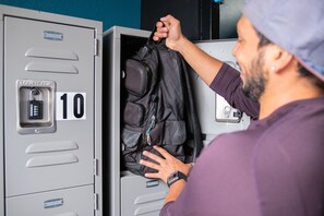 Dormitorio compartido Deluxe, dormitorio mixto | Ropa de cama de alta calidad y caja fuerte