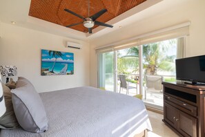Exclusive House, 4 Bedrooms | 4 bedrooms, in-room safe, individually decorated, desk - Casa Grande by Playa Paradise (Playa del Carmen)
