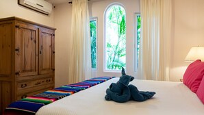 ลักซ์ชัวรี่วิลล่า, ชั้นเอ็กเซกคิวทีฟ | 4 ห้องนอน, ตู้นิรภัยในห้องพัก, เตารีด/โต๊ะรีดผ้า, เปล/เตียงเด็กอ่อน