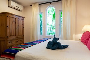 4 chambres, coffres-forts dans les chambres, fer et planche à repasser