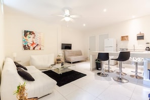 Exclusive Apartment, 2 Bedrooms | 1 bedroom, iron/ironing board, free WiFi