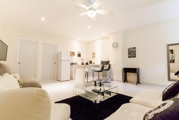 Exclusive Apartment, 2 Bedrooms | Living area