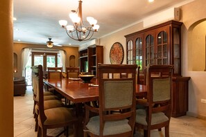 In-room dining - Casa Gran Escape by Playa Paradise (Playa del Carmen)