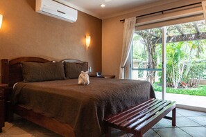 4 bedrooms, in-room safe, desk, iron/ironing board - Casa Gran Escape by Playa Paradise (Playa del Carmen)