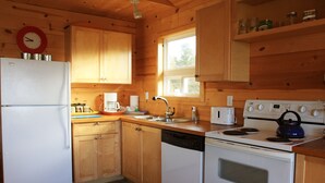 全景小屋, 2 间卧室, 无障碍, 海洋景观 (Diff Location-4819 Old State Rd West) | 私人厨房