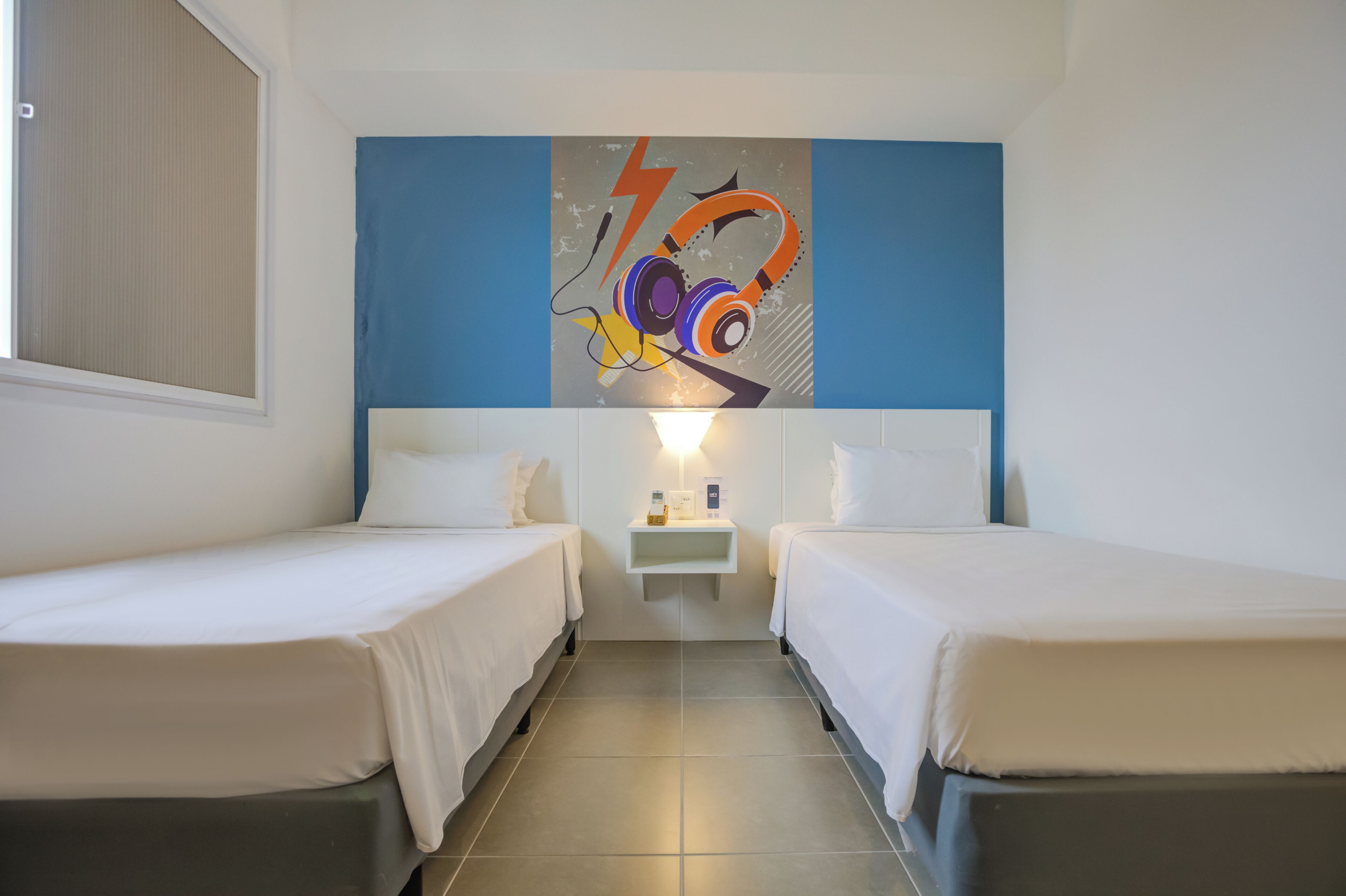 standard twin room | minibar, in-room safe, desk, blackout curtains