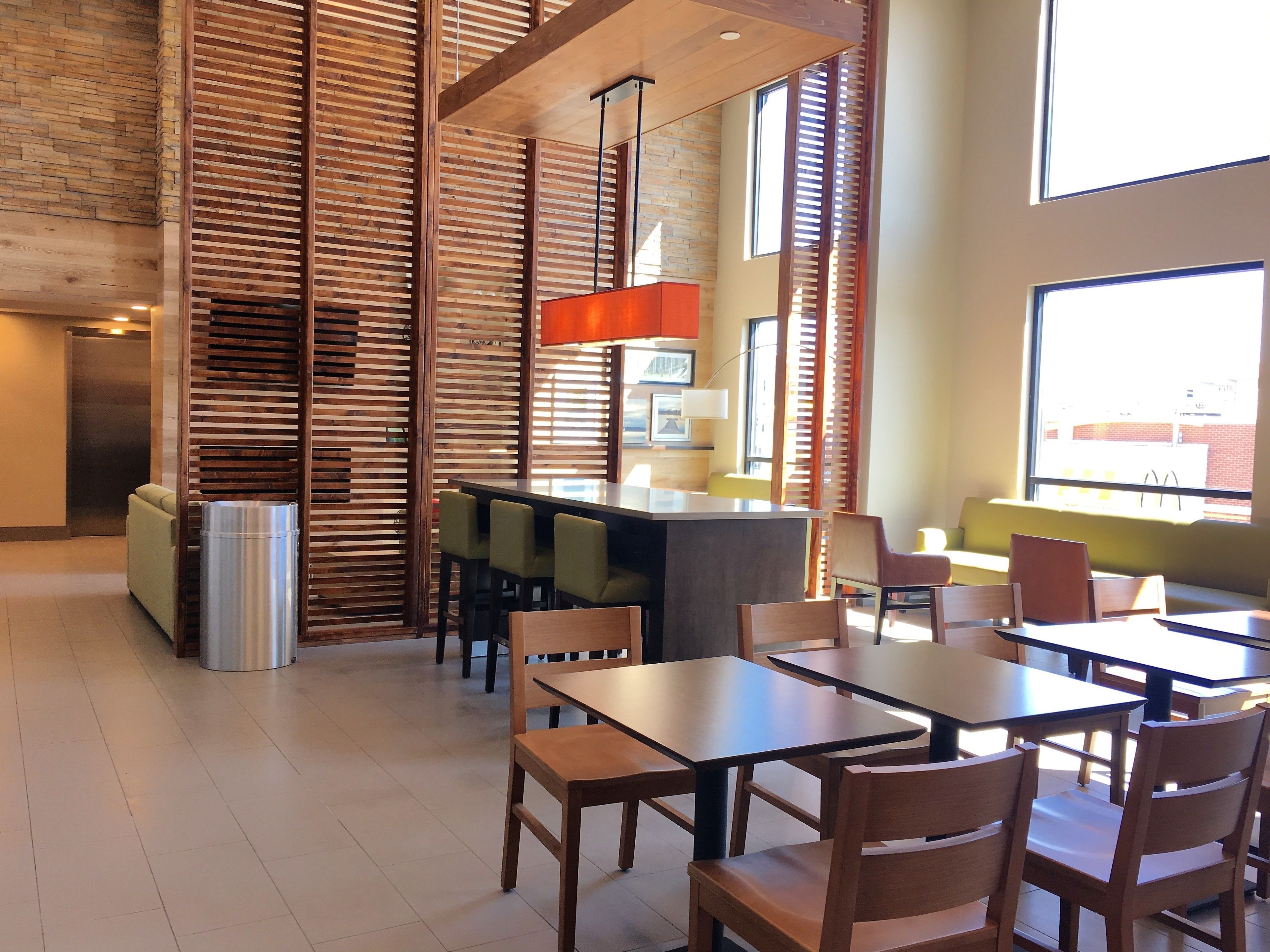 包含每日自助早餐