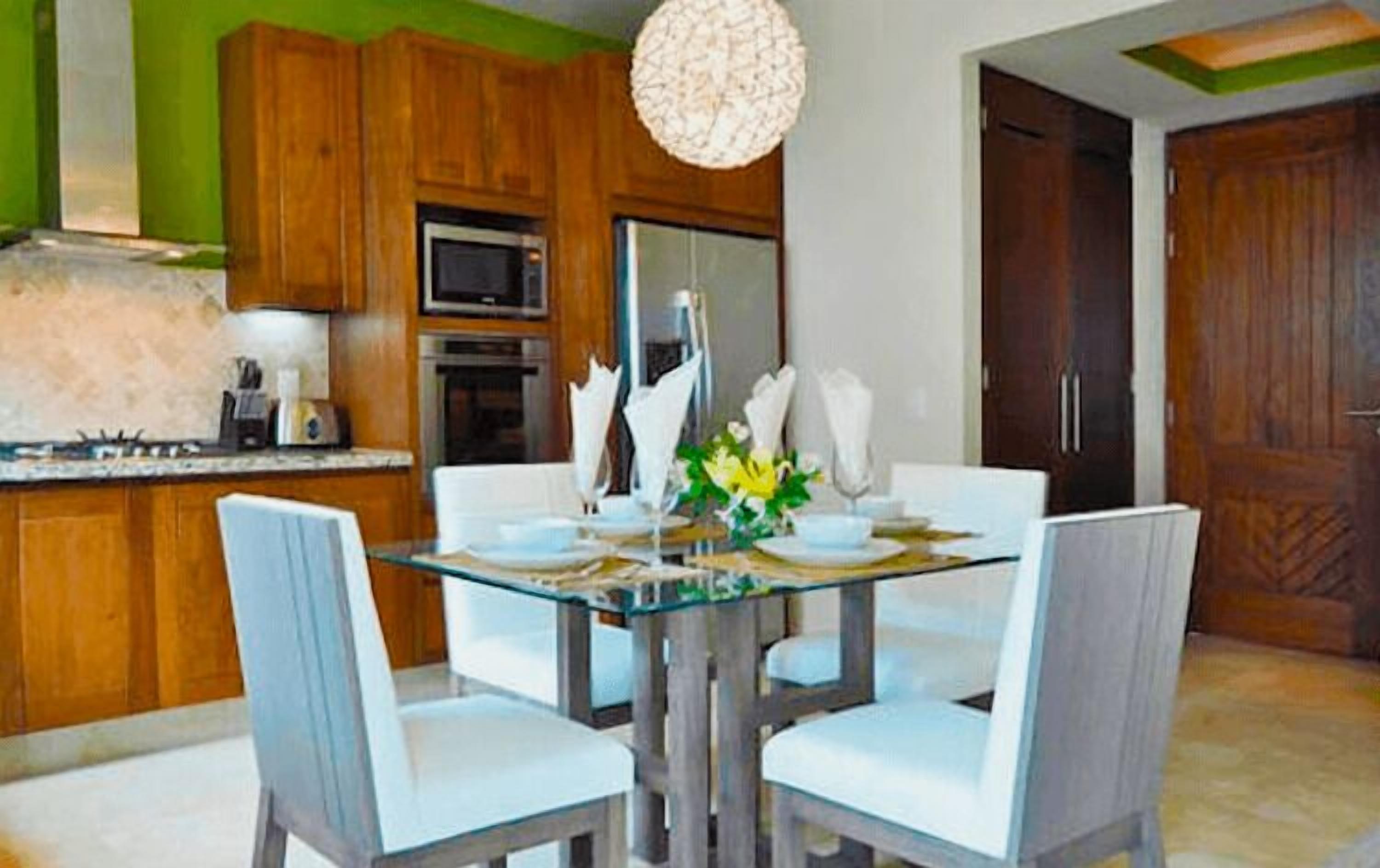 Condo urbano, 1 habitación | Servicio a la habitación