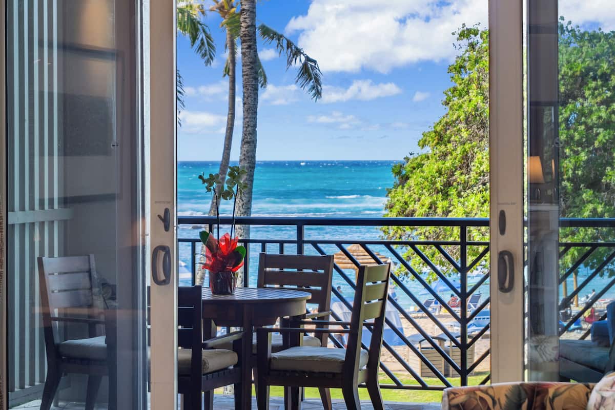 Villa Deluxe, varias camas, vistas a la playa (Villa 202) | Patio hawaiano