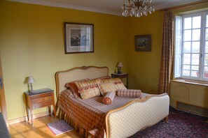 3 slaapkamers, geluiddichte muren, een strijkplank/strijkijzer