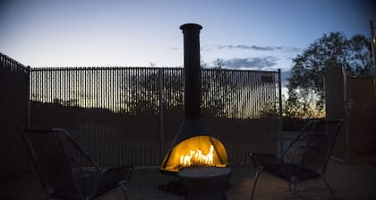 M&L Desert Cottage - 3 miles from the North entrance of Joshua Tree!