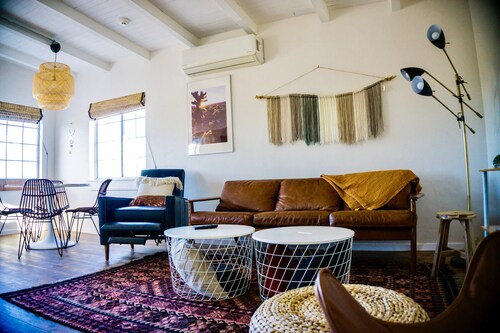 M&L Desert Cottage - 3 miles from the North entrance of Joshua Tree!