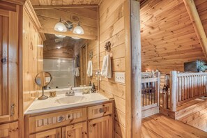 Baignoire, séchoir à cheveux