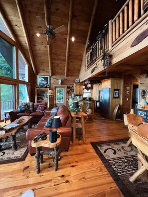 Televisión, chimenea, Hulu y servicios de streaming 