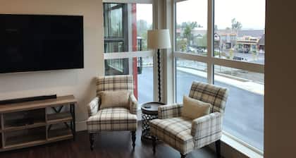 Columbia Gorge Industrial Loft 2nd Street - 2 bdrm ja Den