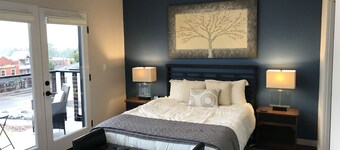 Columbia Gorge Industrial Loft on 2nd Street - 2 bdrm plus Den