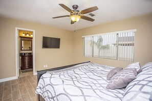 3 habitaciones, tabla de planchar con plancha, cuna de viaje y wifi 