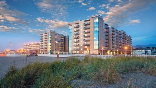 Luxury Vacation Condos at Seaside Oceanfront Resort