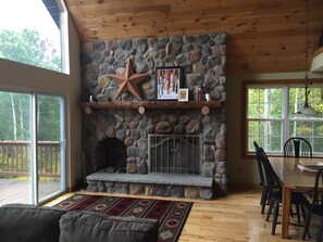 Interior - Private 4-bedroom chalet with breathtaking views! (Great Valley)
