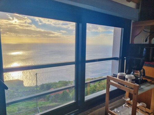 Studio One | Ocean View | Perfect Budget Couple's Retreat with Free WIFI