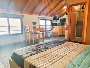 1 bedroom, iron/ironing board, WiFi, bed sheets - Studio One | Ocean View | Perfect Budget Couple's Retreat with Free WIFI (Fajã da Ovelha)