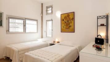 2 slaapkamers, een strijkplank/strijkijzer, wifi, beddengoed