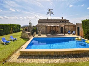 Pool - Farmhouse in Mallorca with Pool & Views (Villafranca de Bonany)
