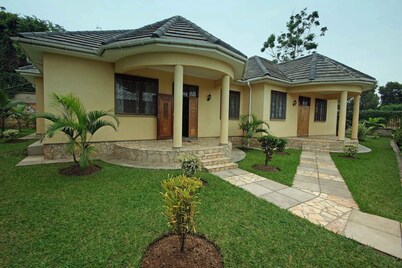 Nice Bungalow near Lake Victoria