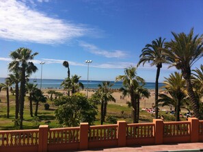 Beach nearby, sun-loungers, beach towels - Wonderful apartment with terrace in La Carihuela - Torremolinos (Torremolinos)