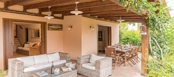 Confortevole villa con vista mare.
CIN IT111015C2000Q3741