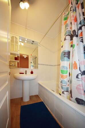 Combined shower/bathtub, bidet, towels, toilet paper - Magnificent spacious and comfortable house - Accommodation  (Costa del Silencio)