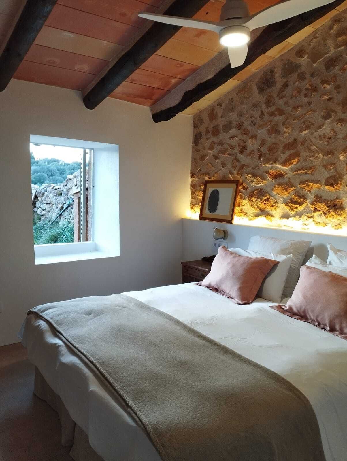 3 chambres, fer et planche à repasser, Wi-Fi, draps fournis