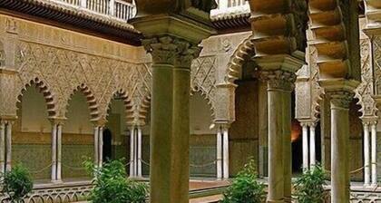 GIRALDA HOUSE (Prime location, private terrace with views to the Giralda, WIFI)