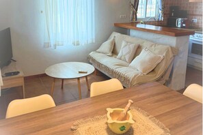 Télévision, table de tennis de table